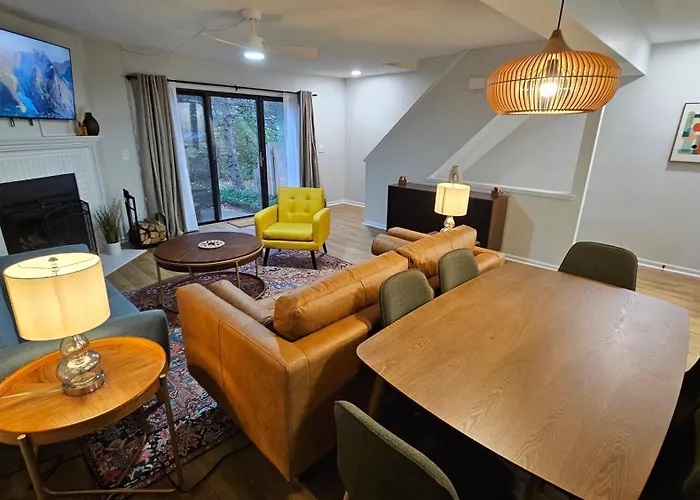 North Townhouse - Central, Updated, Fireplace Holiday home