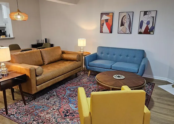 Holiday home North Townhouse - Central, Updated, Fireplace Columbus