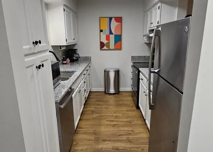North Townhouse - Central, Updated, Fireplace