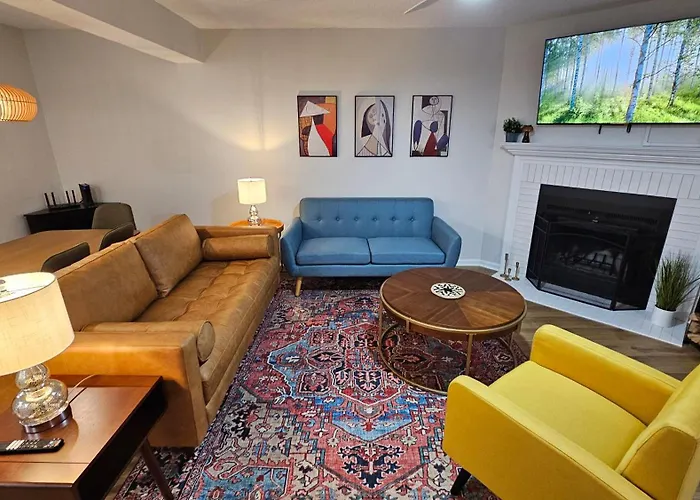 North Townhouse - Central, Updated, Fireplace Holiday home *