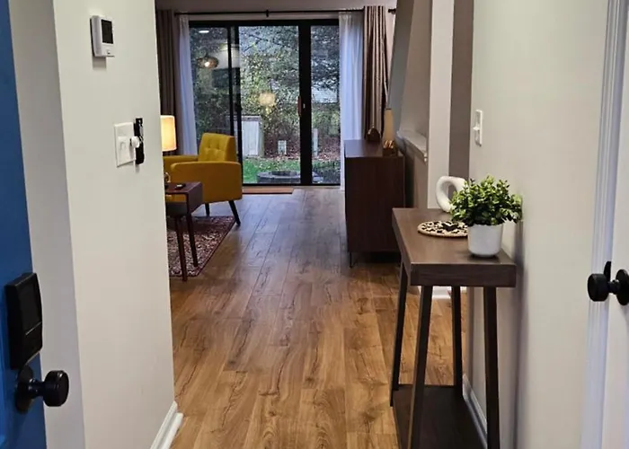 Holiday home North Townhouse - Central, Updated, Fireplace Columbus