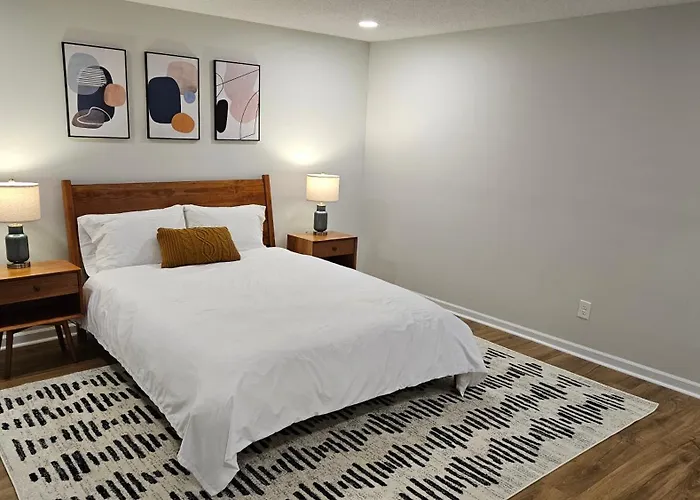 North Townhouse - Central, Updated, Fireplace Holiday home